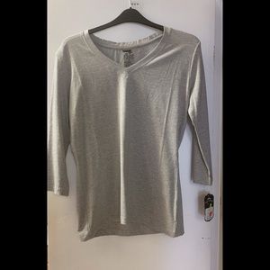 🌟 Full Figure V-neck Long Sleeve T-Shirt